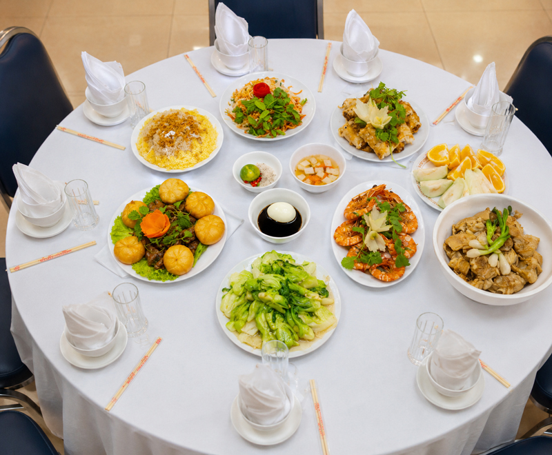 Nên đặt dịch vụ nấu tiệc tân gia trước bao lâu