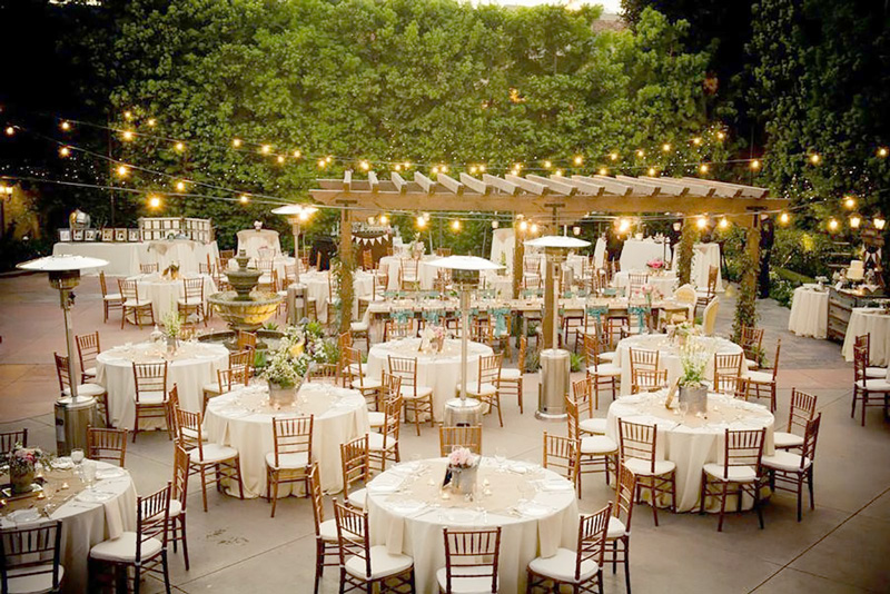 Những lưu ý khi đặt tiệc cưới ngoài trời để tránh rủi ro