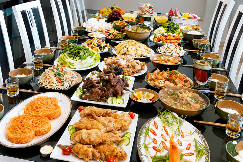 Nên đặt tiệc tất niên trước bao lâu