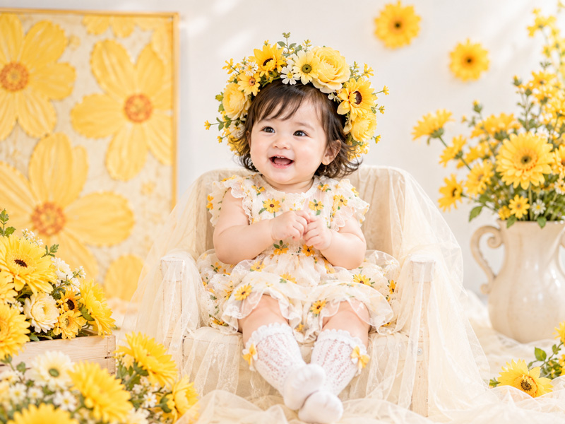 Tự chụp hay thuê dịch vụ chụp hình thôi nôi