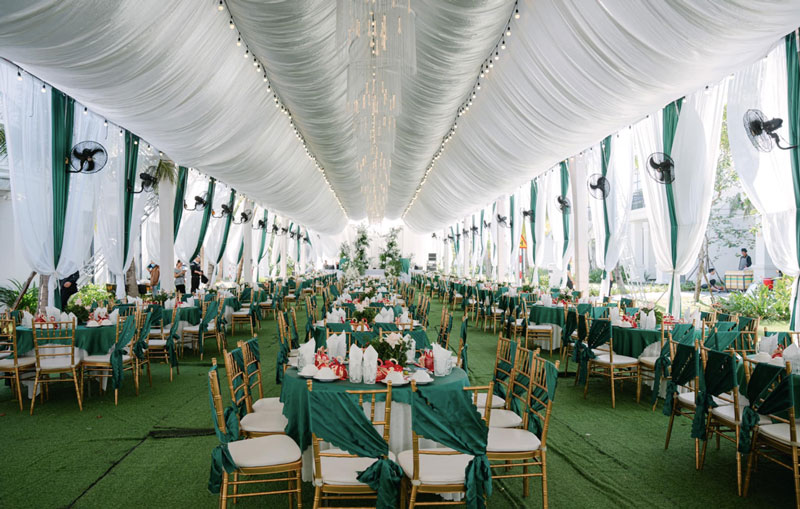 Trang trí tiệc cưới