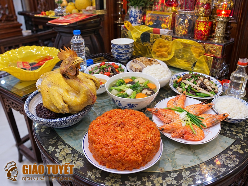 Cúng giỗ dùng gà trống hay gà mái?