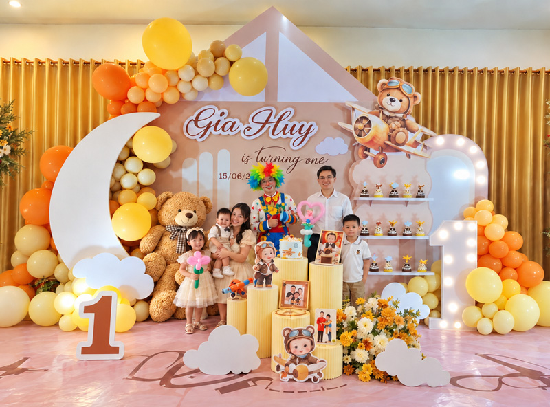 Dịch vụ trang trí thôi nôi thường gồm những hạng mục nào?