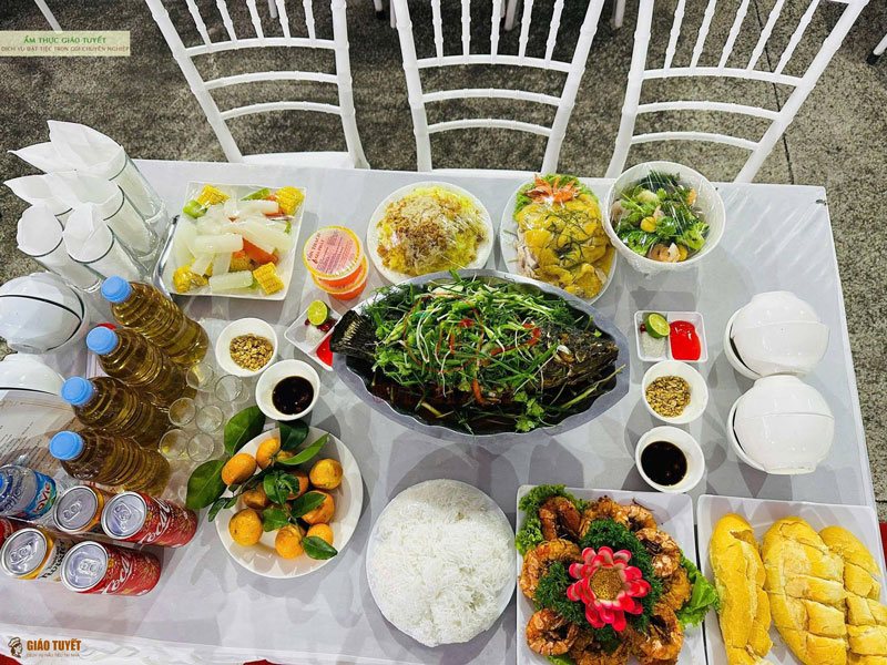 Món ngon đãi tiệc thôi nôi