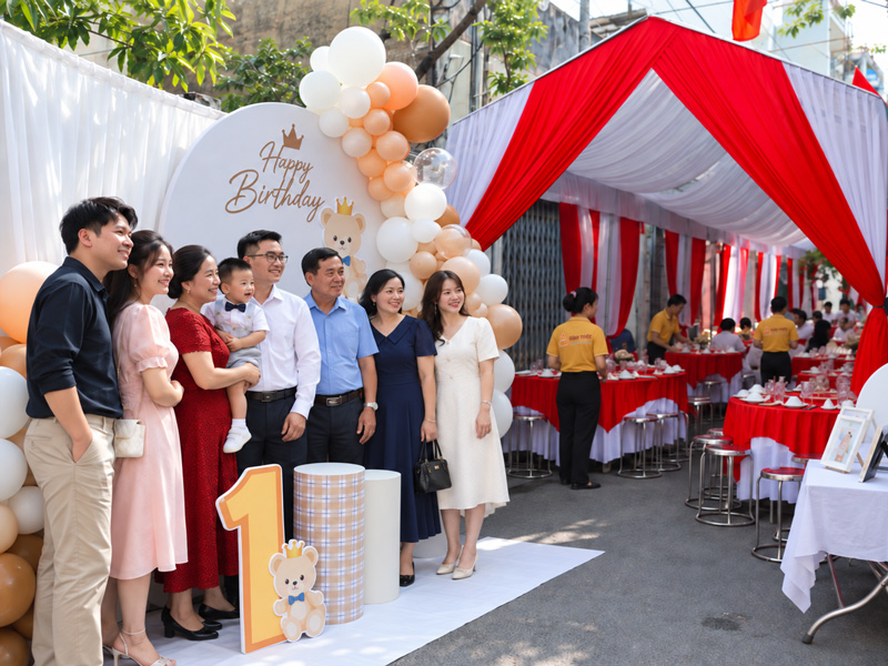 Cách chọn đơn vị nấu tiệc thôi nôi