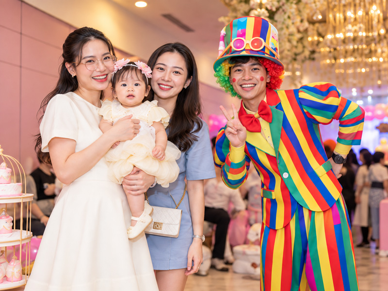 Sắp xếp thời gian tiệc thôi nôi theo giờ ngủ của bé
