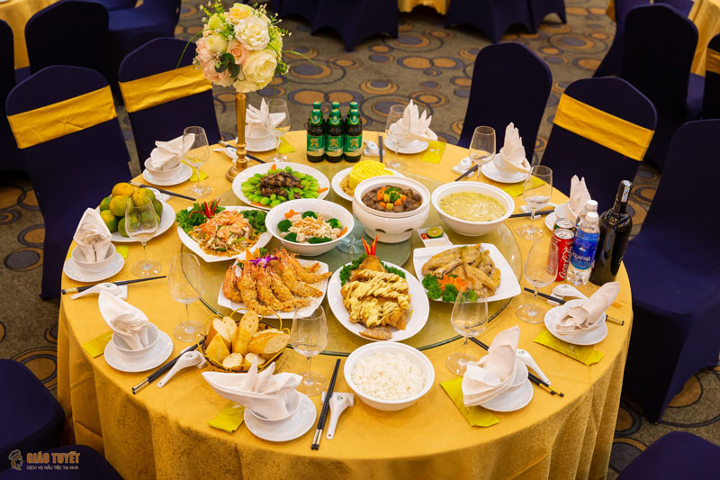 Đặt bàn tiệc cưới thực đơn 3 triệu