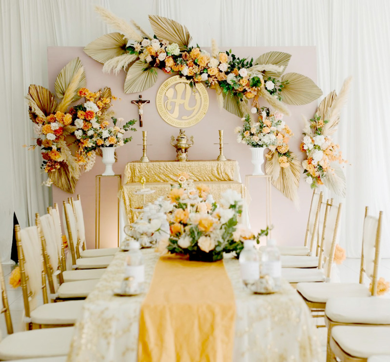 Mẫu trang trí gia tiên màu vàng đồng - kem thịnh vượng