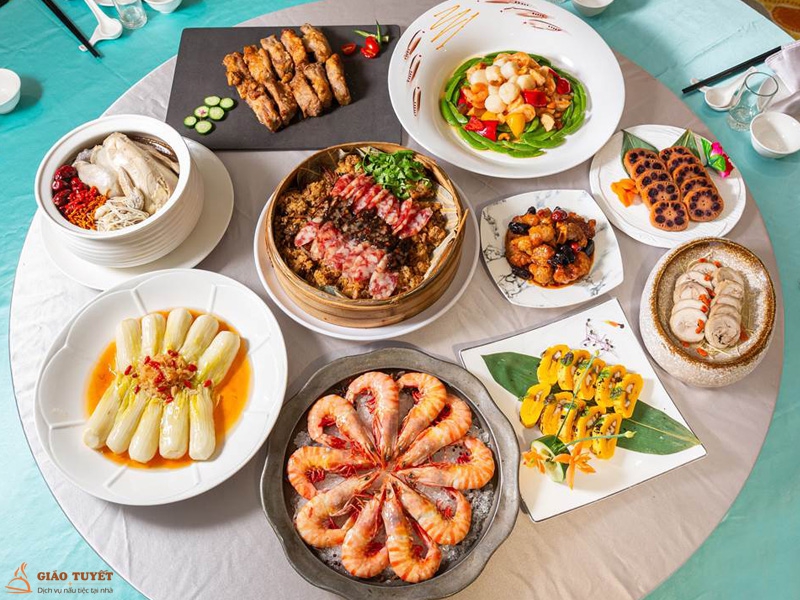 Món ngon đãi tiệc thôi nôi