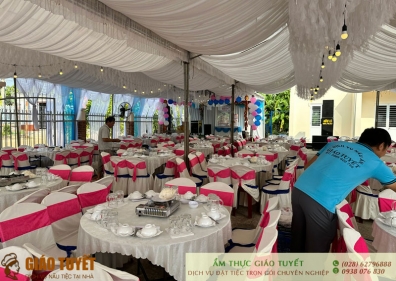 Đặt tiệc tại nhà