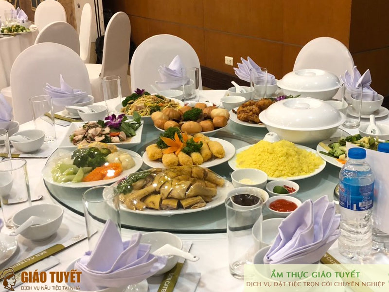 Thực đơn đãi tiệc