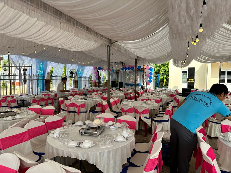 Thực đơn đãi tiệc