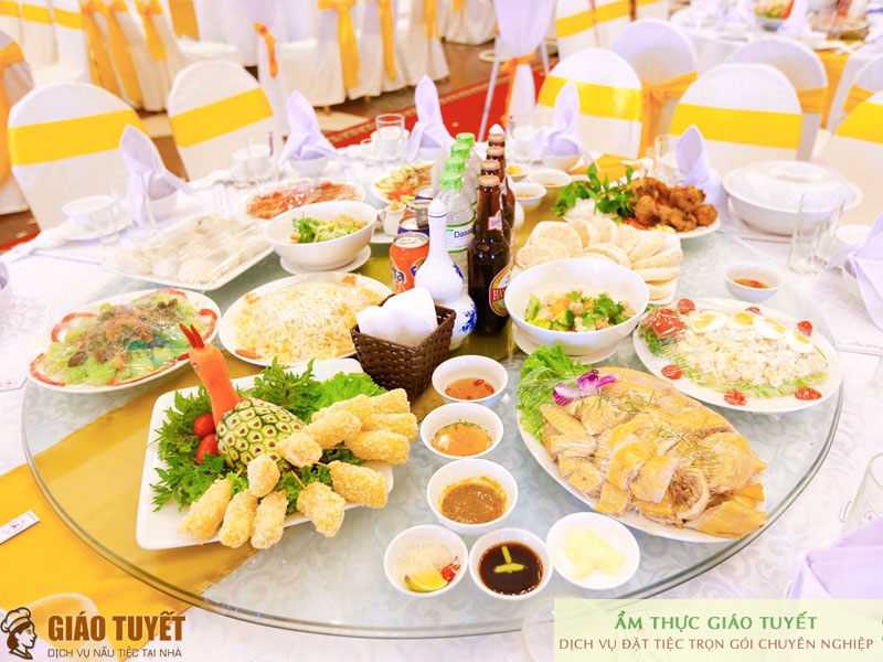 Thực đơn tiệc cưới