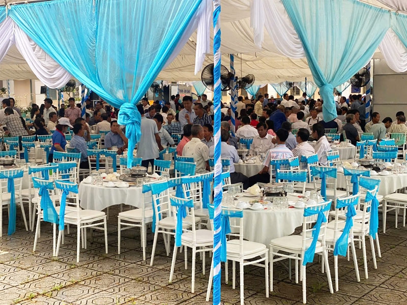 Thực đơn tiệc tất niên