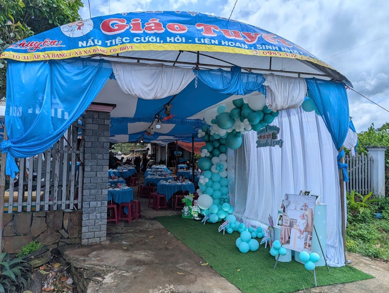 Món ngon đãi tiệc thôi nôi