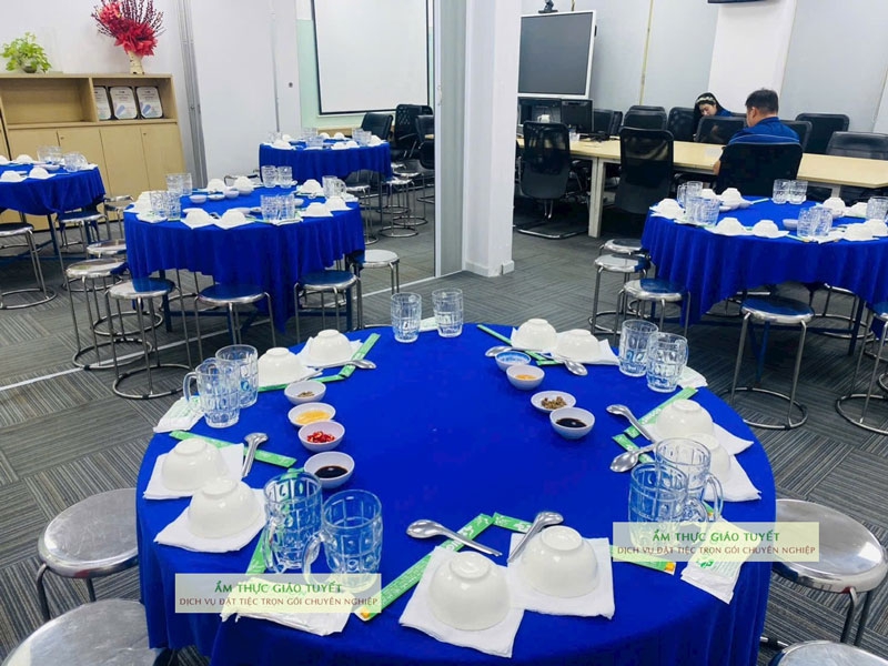 Đặt tiệc tất niên