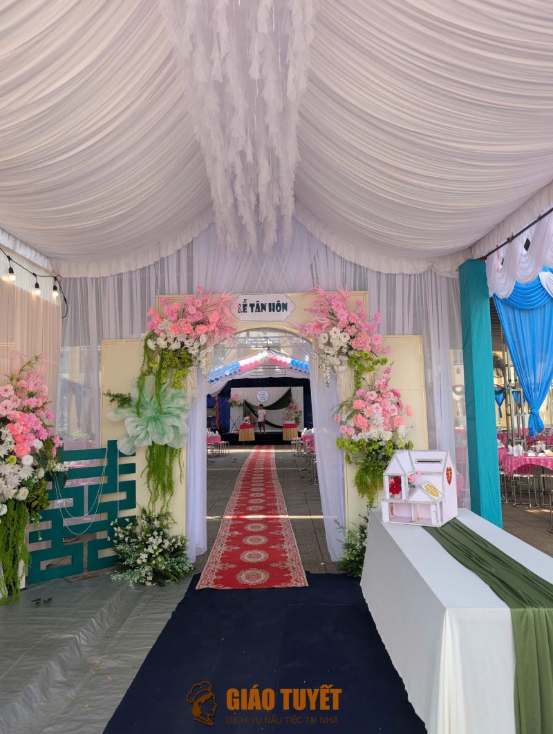 Có nên đặt tiệc đám cưới giá rẻ không? 6 bài học để cân nhắc