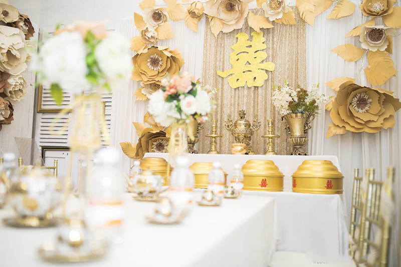 Mẫu trang trí gia tiên màu vàng đồng - kem thịnh vượng