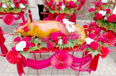 Thumbnail Cách trang trí heo quay đám hỏi tạo điểm nhấn cho mâm lễ vật