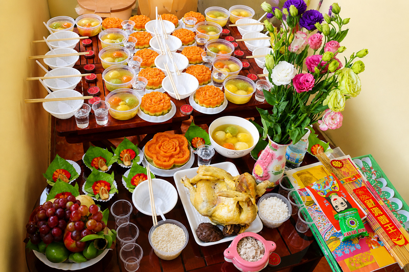 Nên tự nấu hay thuê nấu tiệc thôi nôi