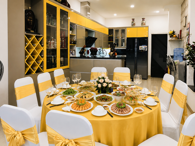 Nên tự nấu hay thuê nấu tiệc tân gia