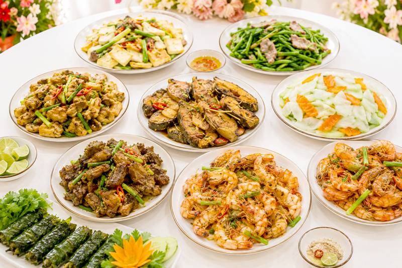 Phát sinh khách trong tiệc khai trương nên xử lý sao