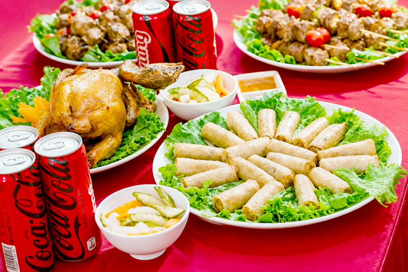 Nên đặt tiệc tất niên trước bao lâu